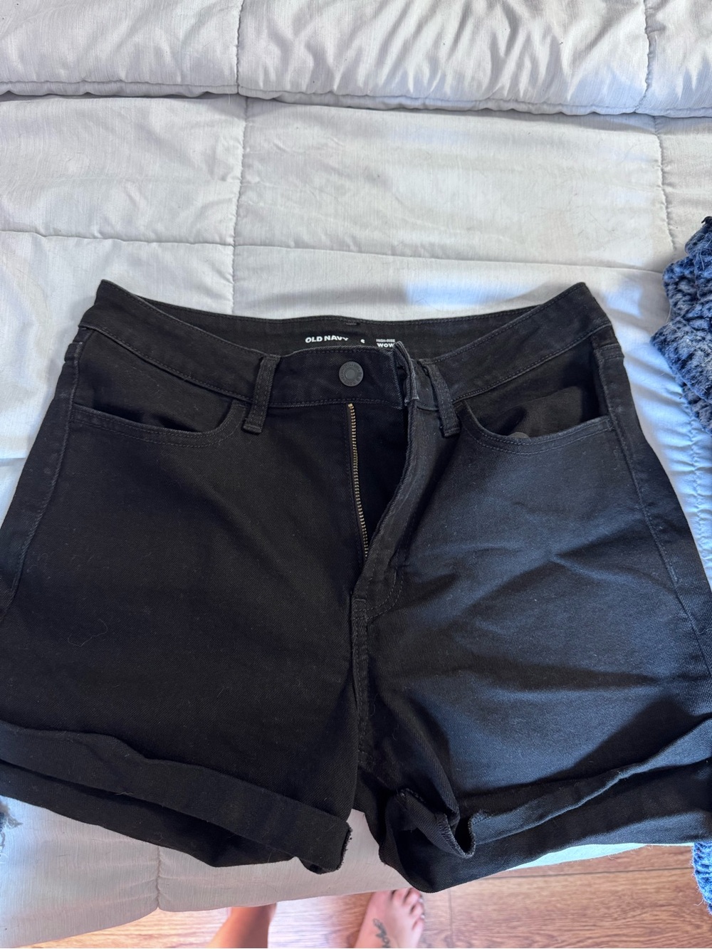Old Navy Black Women's Rolled Hem Denim Shorts